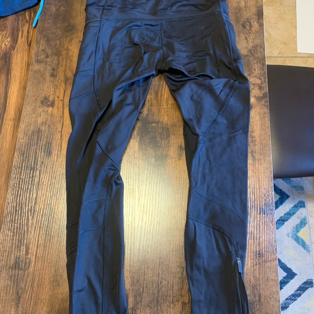 Fleece lululemon leggings w/ pockets 28”